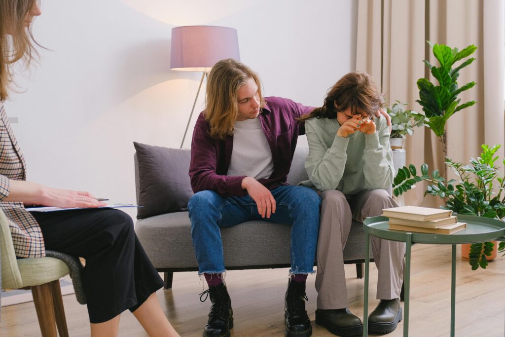 Two people consulting a forensic psychologist