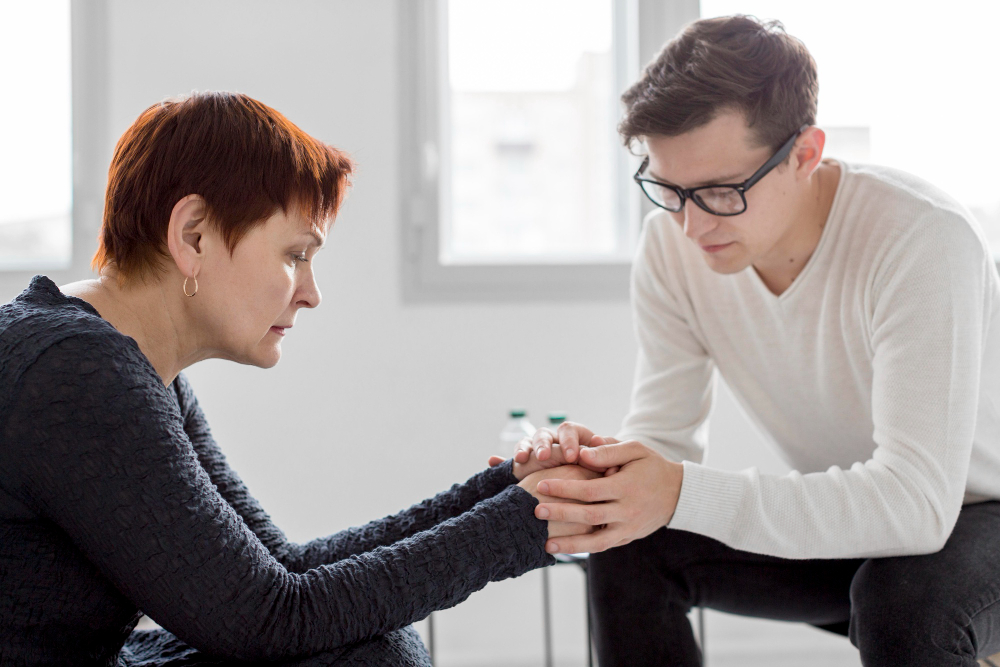 A lady consulting to a psychologist