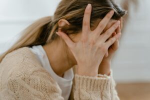 a woman doing Eye Movement Desensitization and Reprocessing (EMDR) Therapy